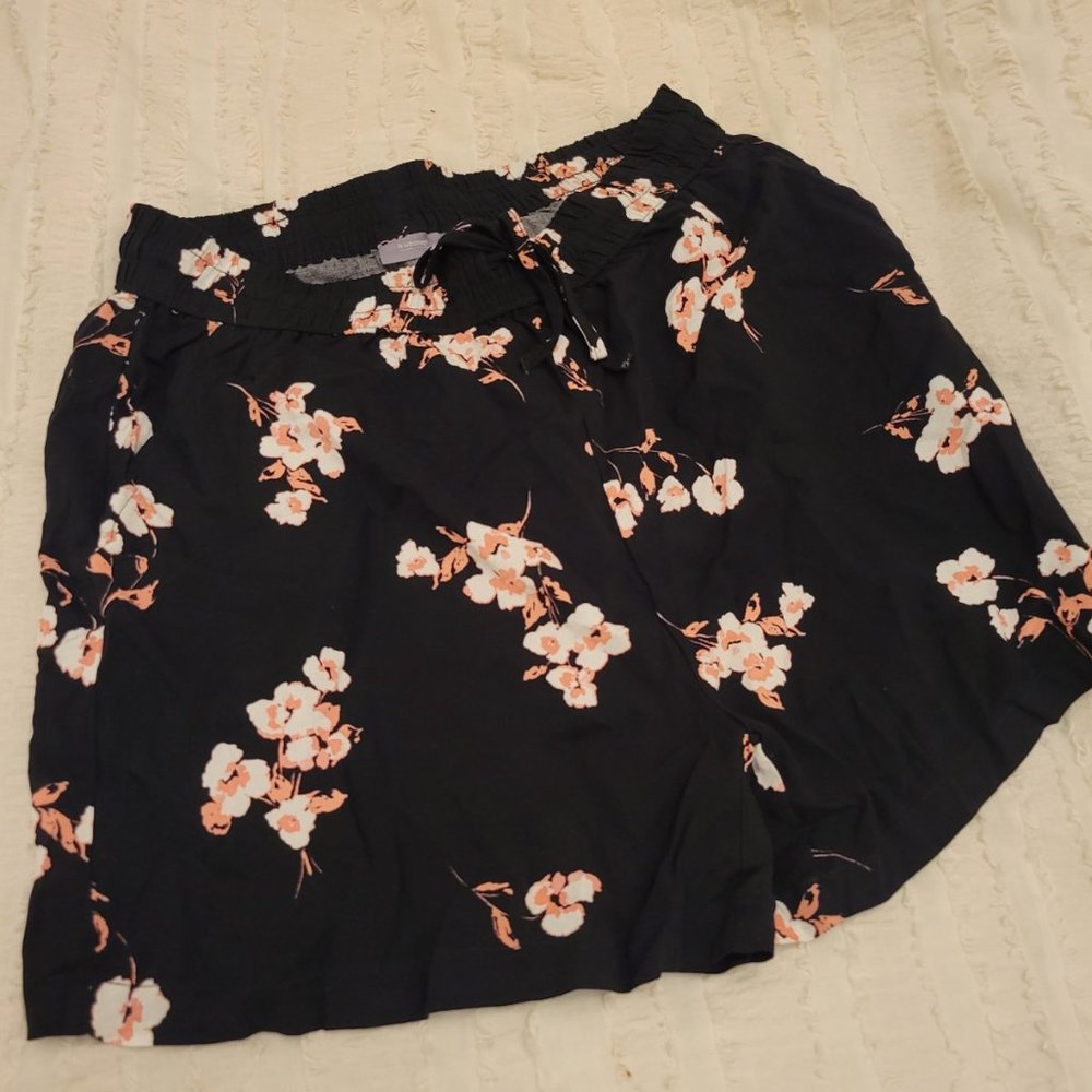 b.young Floral Shorts - Unworn Size 40 - US 10